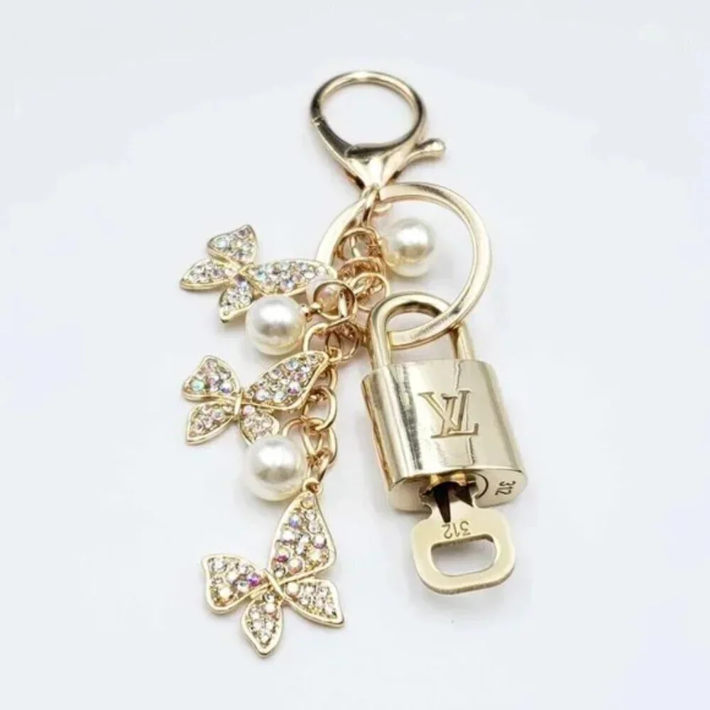 LV Gold Padlock Authentic 🔑 Luxury Bag Charm w/ Unbranded Butterfly Keychain - Picture 5 of 5